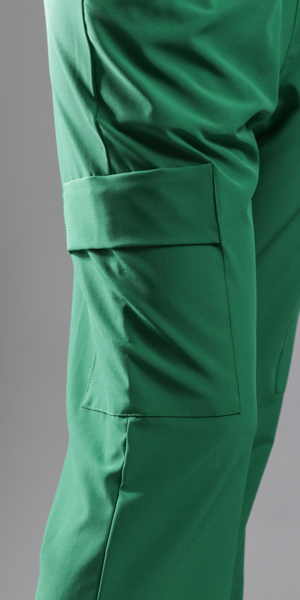 Emerald Pekingese Water Resistant