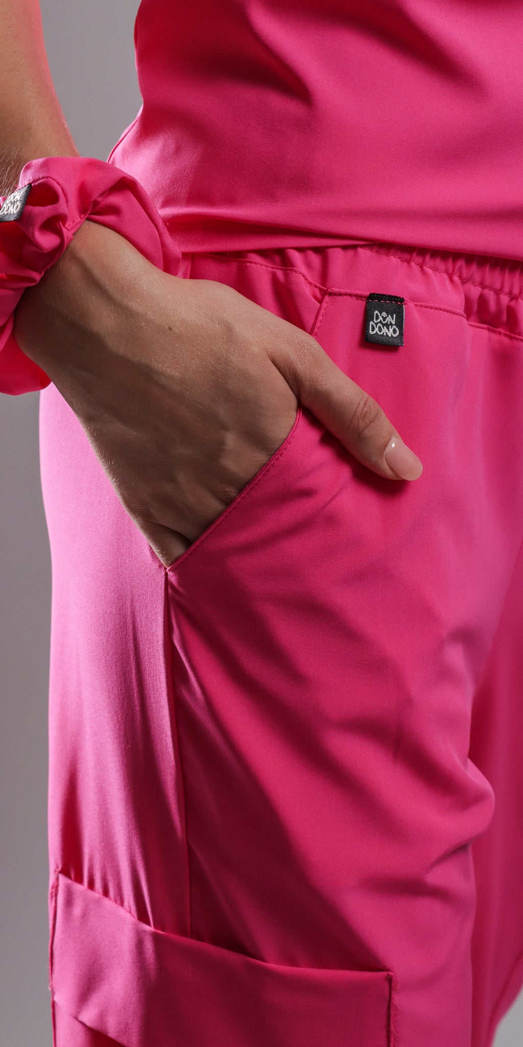 Hot Pink Pekingese ENTREGA INMEDIATA