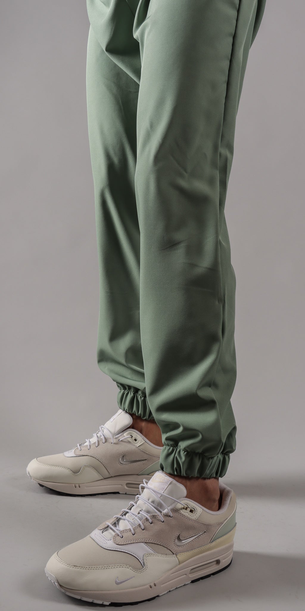 Sage Bulldog Water Resistant